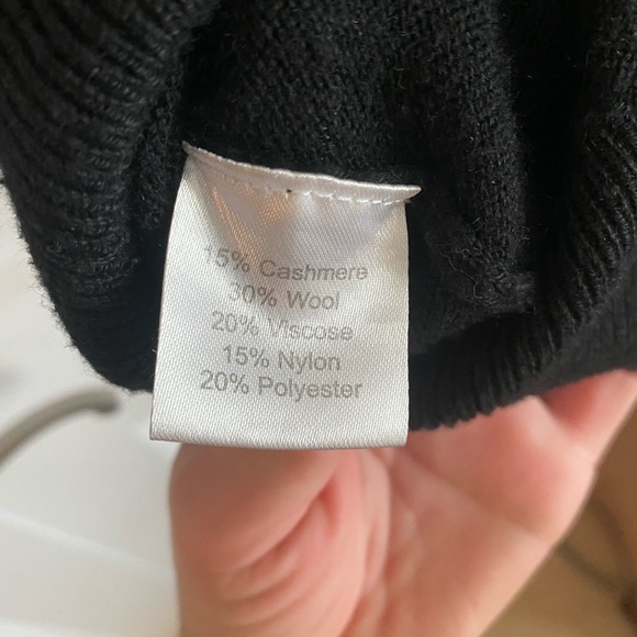 KALLSPIN MEN’S CASHMERE BLEND SWEATER VEST - Picture 3 of 3